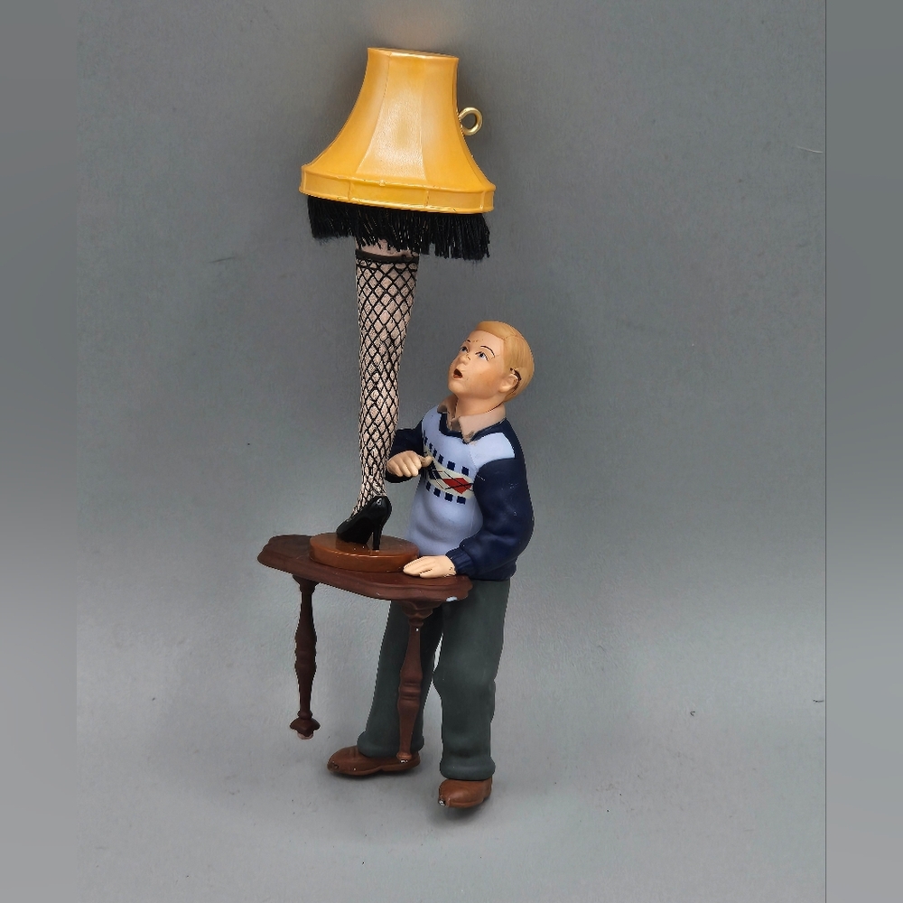 Hallmark Keepsake RALPHIE SEES THE LIGHT Christmas‎ Story Ornament Leg Lamp Flaw